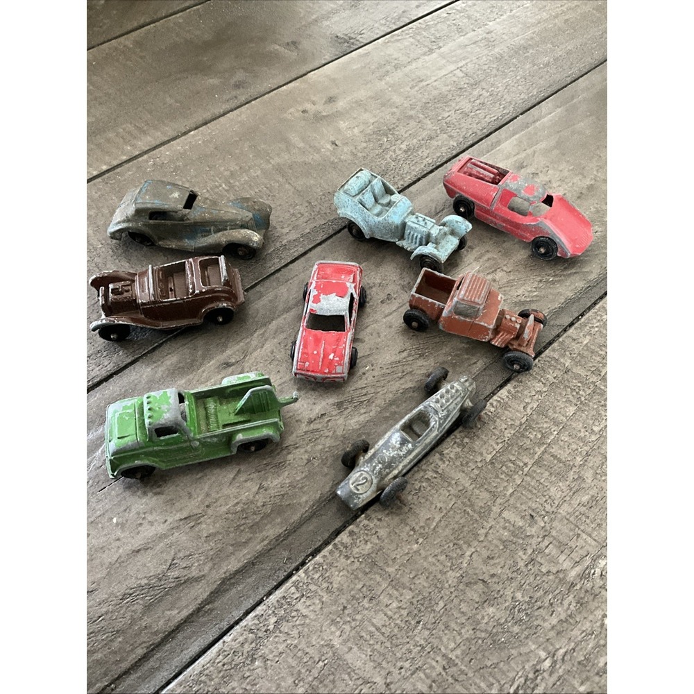 Lot Of 8 Vintage Tootsietoy Metal Cars